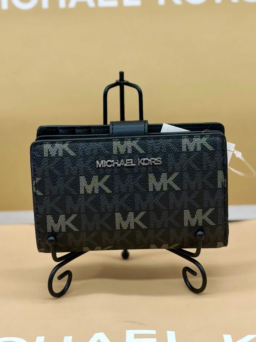 Michael Kors compact bi